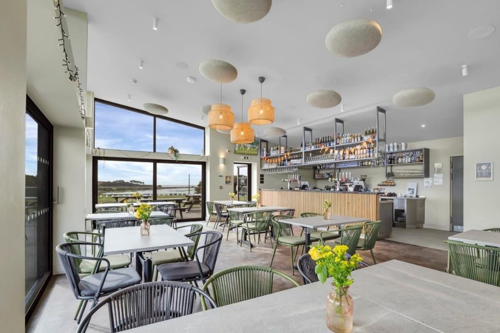 Aspect Windows at the Holt Bar and Terrace